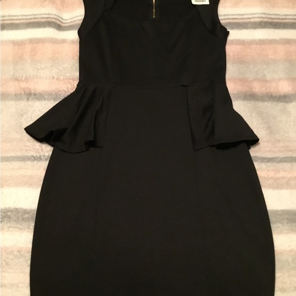 Amber Blue - Picture 4 of 8